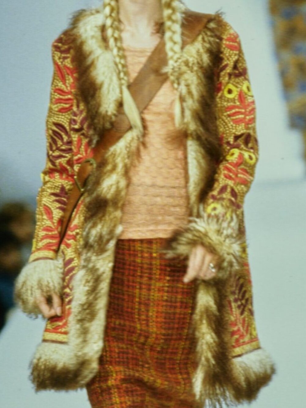 Anna Sui Vintage Fur Coat (Fall/Winter 1998 Ready-to-Wear Collection) - Picture 3 of 11